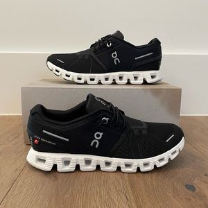 NIB On Running Cloud 5 Black & White Sneakers